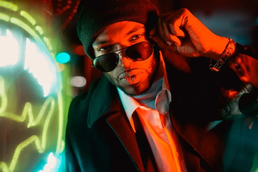 Editorial · Neon